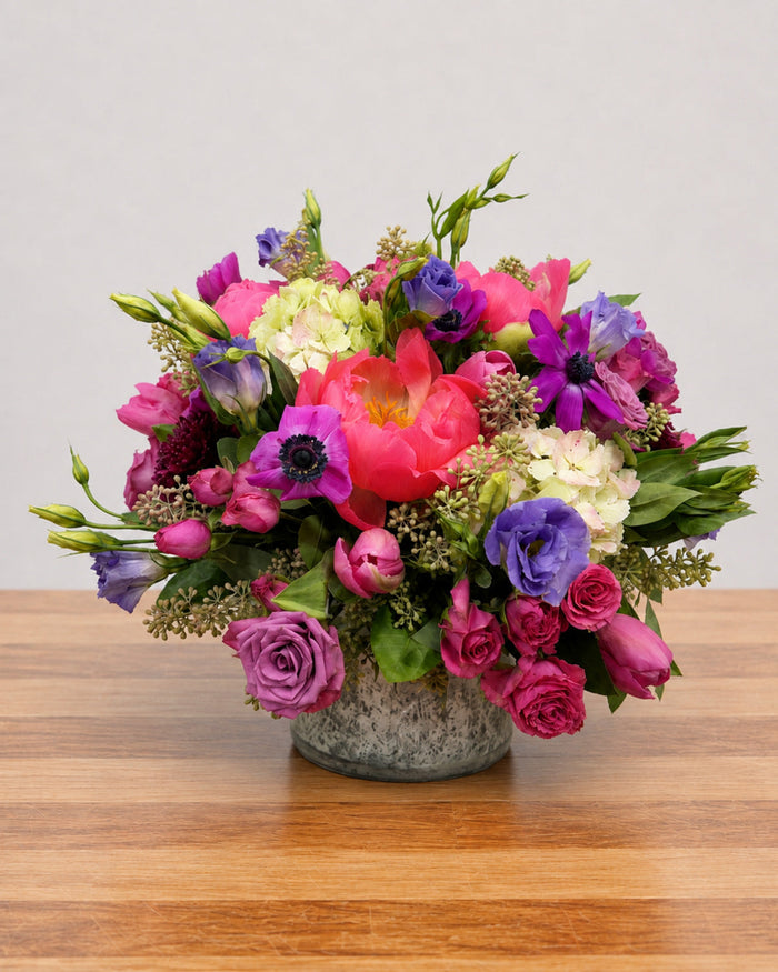 Fuchsia Rêve floral arrangement by Pardes Floral