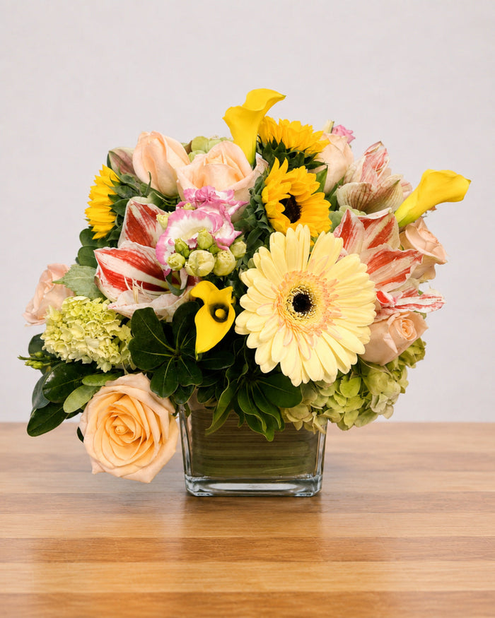 Soleil Bloom floral arrangement by Pardes Floral